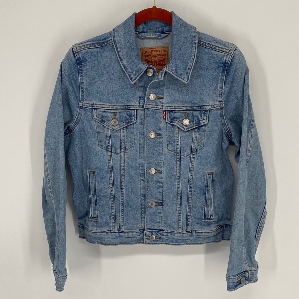 Levi's Light Blue Denim Jacket Size Medium